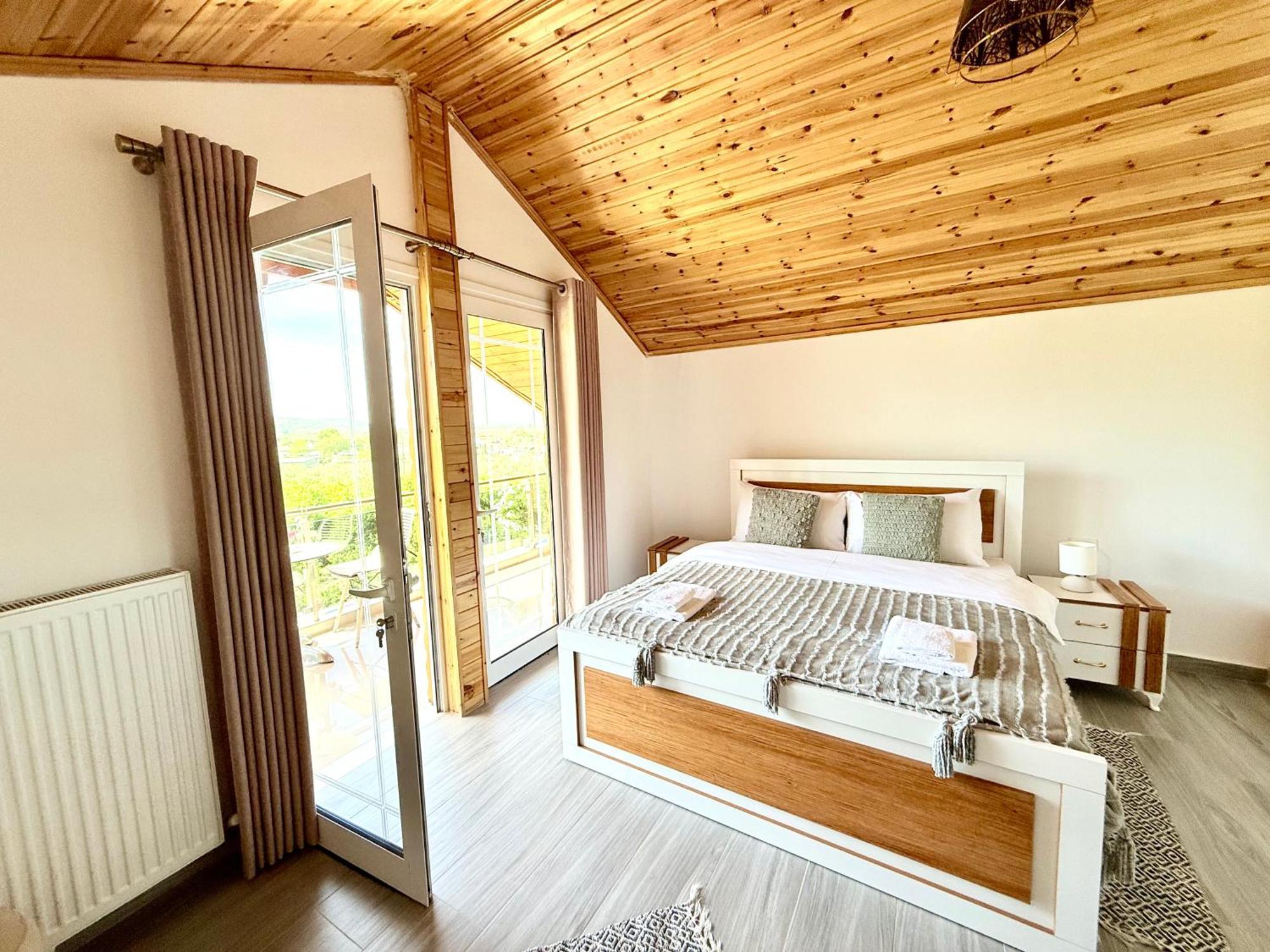Guest House Rean Berat Eksteriør billede